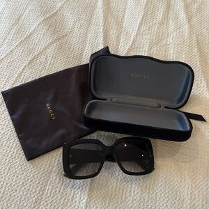GUCCI SUNGLASSES